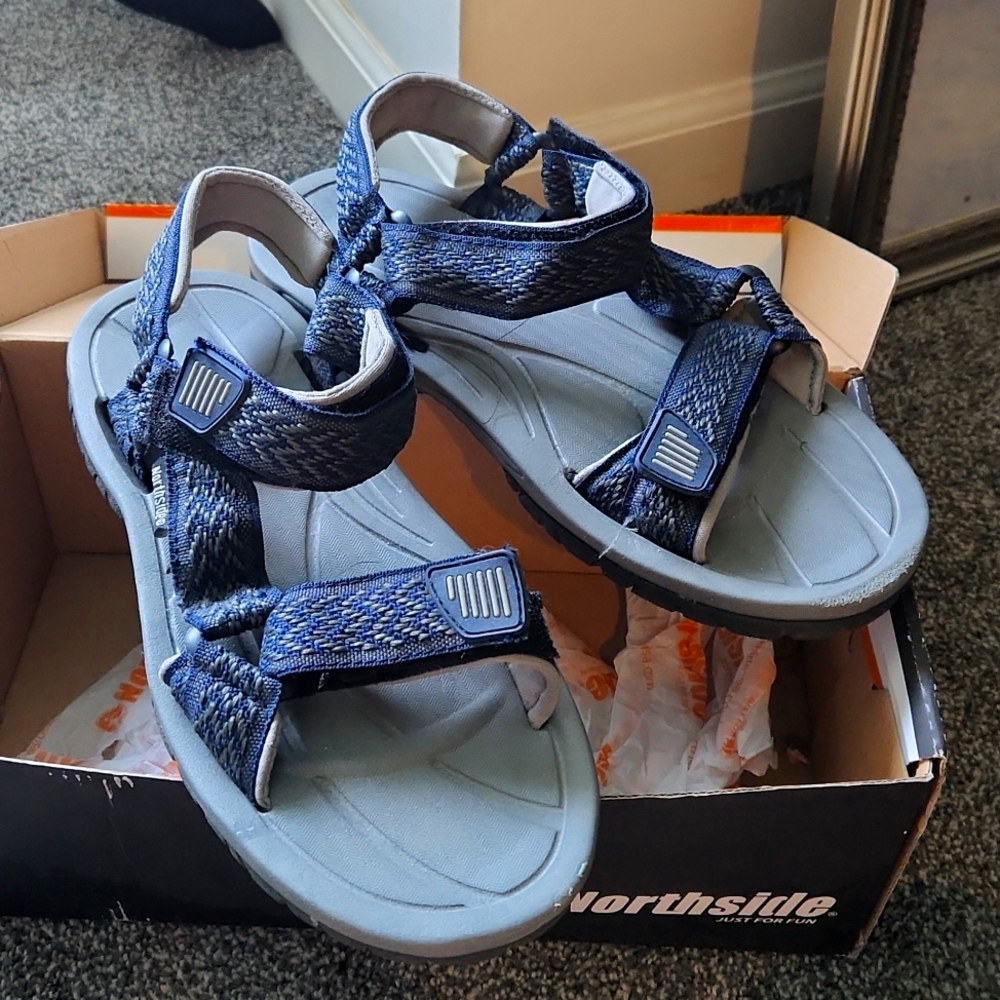 NWT men's navy and grey velcro sandle